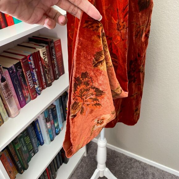 SUNDANCE Burnt Orange Velvet Floral Embroidered BoHo Festival Bell Sleeve M Top - Picture 6 of 11